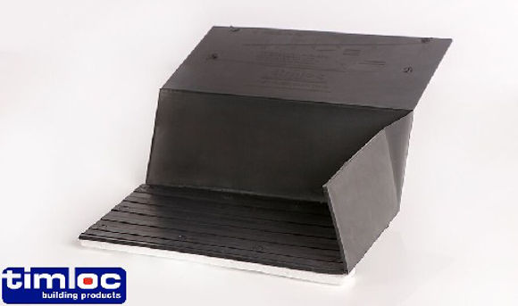 Picture of 10002P - POLY STRIP EVERDRY 225mm INTERMEDIATE BRICKWORK CAVITY TRAY LEFT HAND